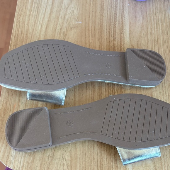 Metallic Gold Slide Sandals with Rose Gold Hardware | NWOT | Sz 8-8.5 - Picture 5 of 9